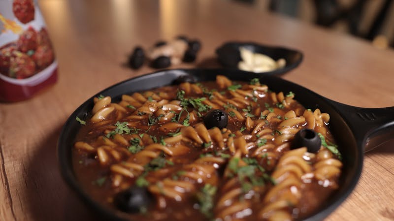 Garlic knots with marinara dipping sauce